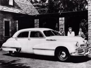 Oldsmobile Custom Cruiser 98 Sedan 1942 года